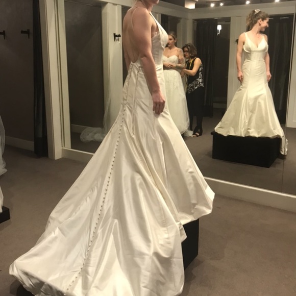 Allure Bridal Ivory Size 2 Wedding Gown - Picture 14 of 14